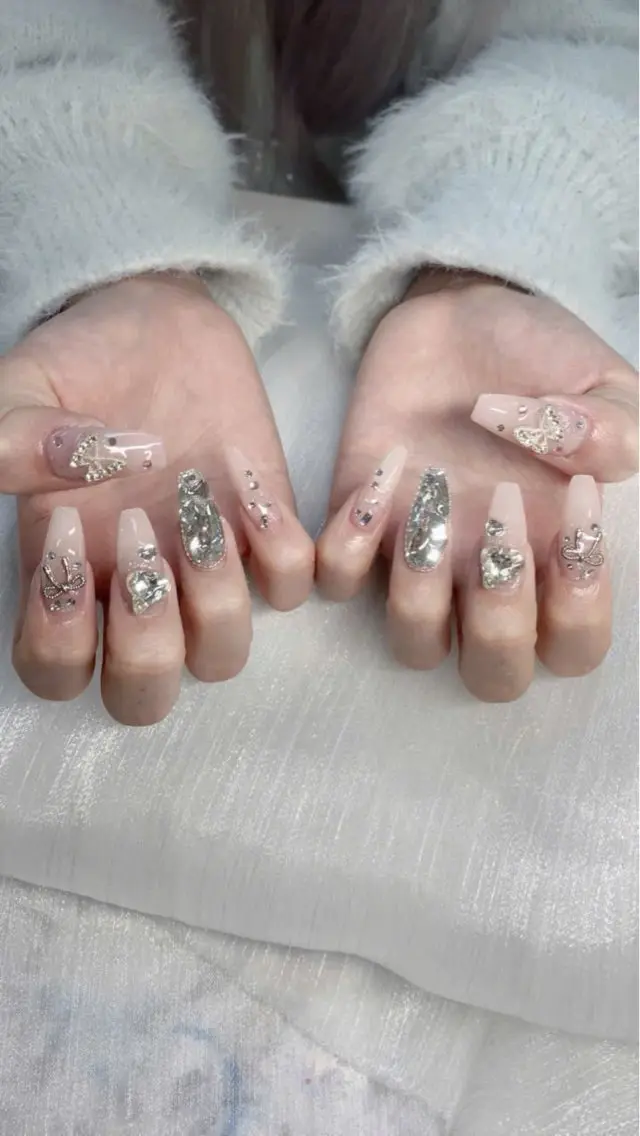 ネイル フレンチネイル グラデーション キラキラネイル 韓国ネイル マグネットネイル ハンドネイル Ha Nailのネイルデザイン