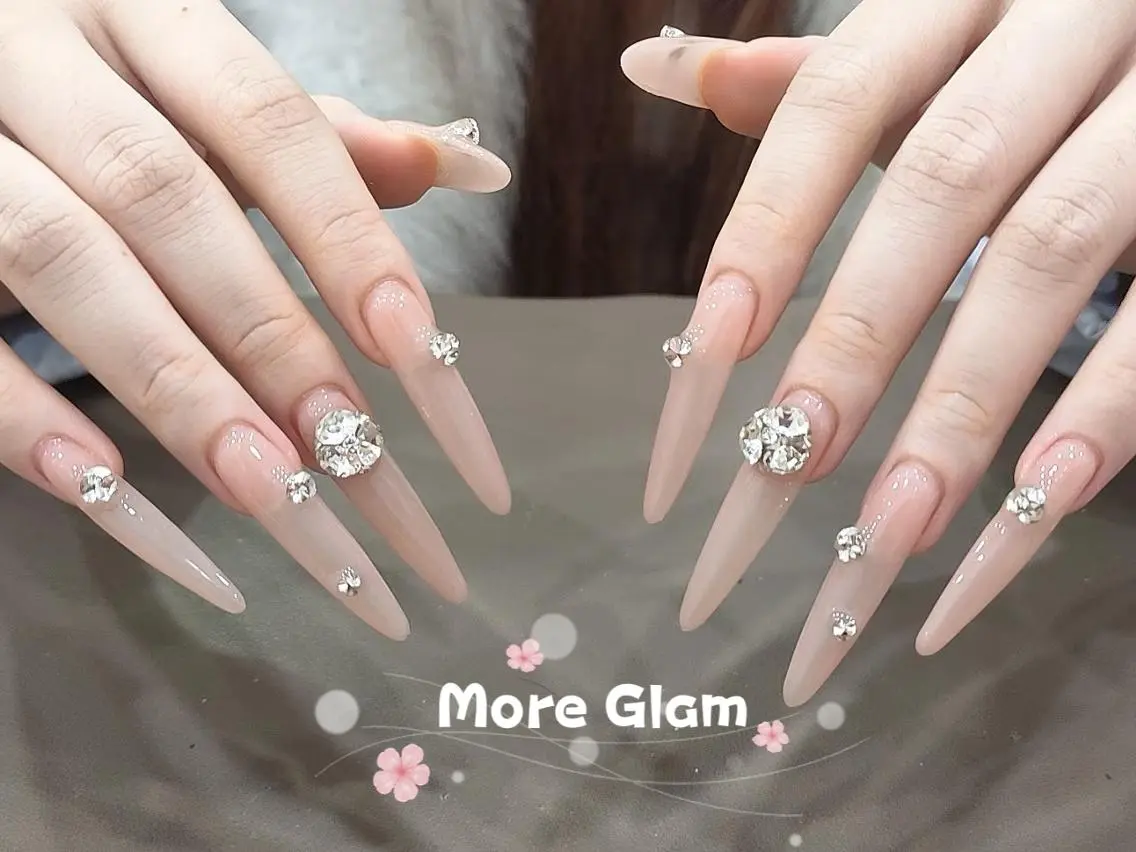 ネイル 韓国ネイル オフィスネイル ネイルチップ More Glam 池袋東口店のネイルデザイン