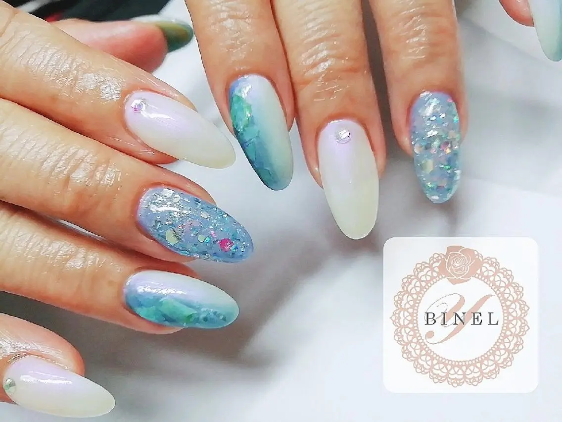 ネイル オーロラネイル グラデーション 氷ネイル・うるうるネイル キラキラネイル ハンドネイル Nail Salon Y.BINELのネイルデザイン