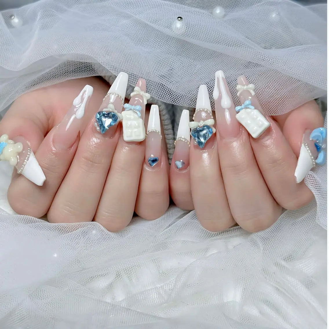 ネイル オーロラネイル ボルドー ブラウン 氷ネイル・うるうるネイル キラキラネイル Julli NailStudioのネイルデザイン