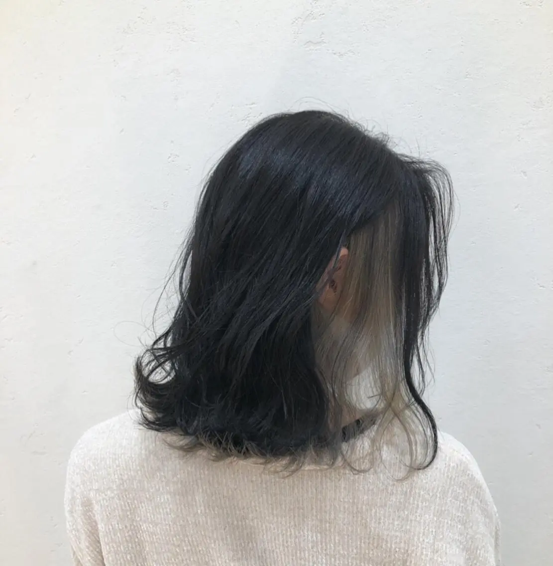 ミディアム カラー インナーカラー シルバー ニュアンスカラー🫧 加納のヘアスタイル