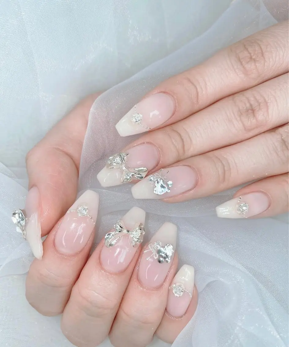 ネイル アニマル柄 オーロラネイル チークネイル フラッシュネイル ジェルネイル ハンドネイル Tira Nailのネイルデザイン