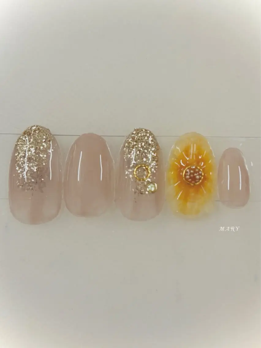 ネイル キラキラネイル ニュアンスネイル ワンカラーネイル 夏ネイル ハンドネイル Mary nail .narumiのネイルデザイン