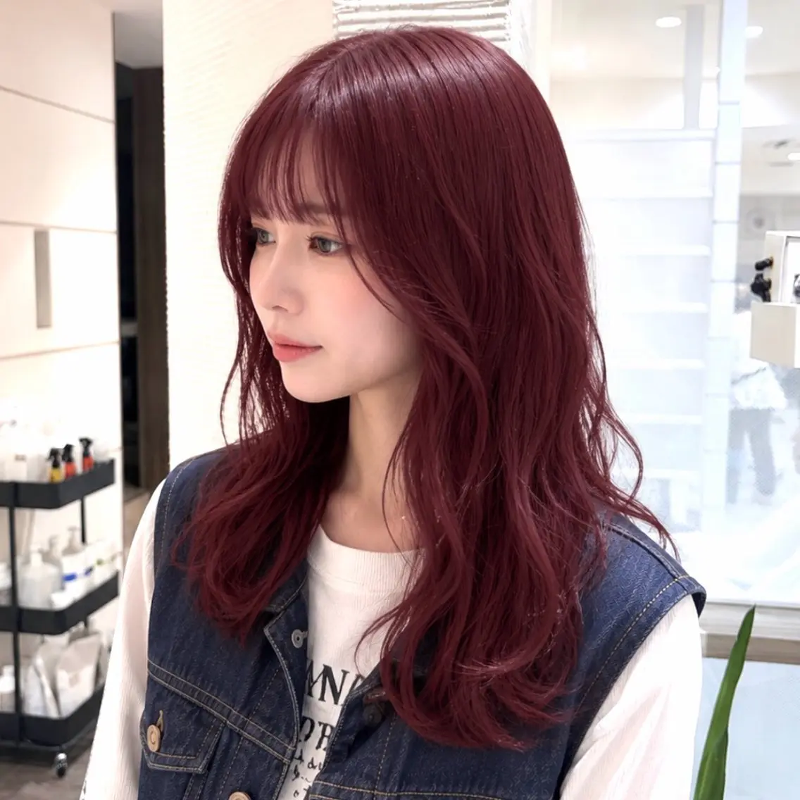 ミディアム カラー ブリーチ カシス ブリーチなしカラー ピンクカラー レッドカラー カット ヘアカラー トリートメント 暖色カラー/パラッと Bob/モエのヘアスタイル