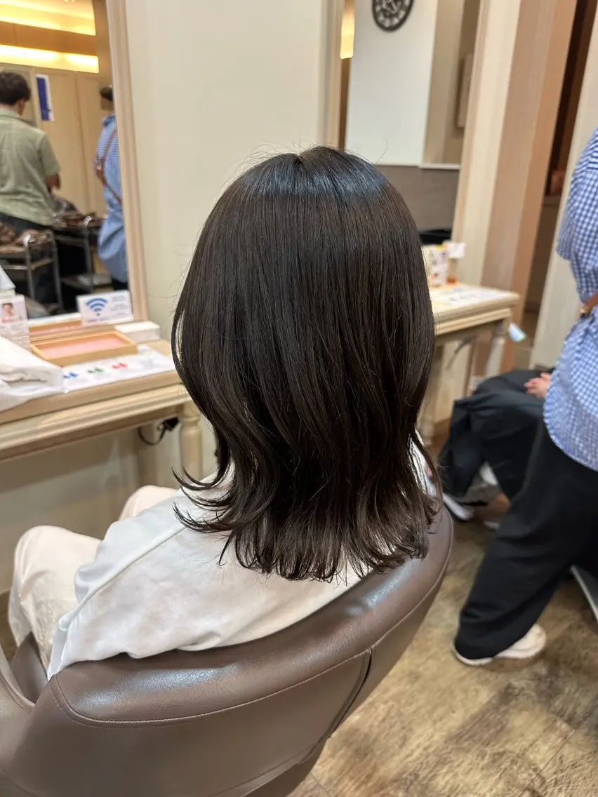 ミディアム カット 杉田 花乃のヘアスタイル