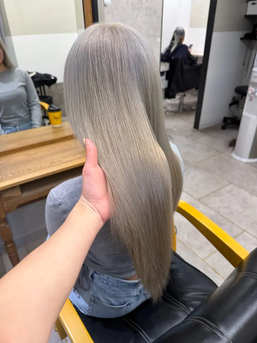 ロング カラー ベージュカラー ブリーチ ブリーチなしカラー ホワイトベージュ ヘアカラー トリートメント ヘアセット🎀透明感 カラーHiROEのヘアスタイル