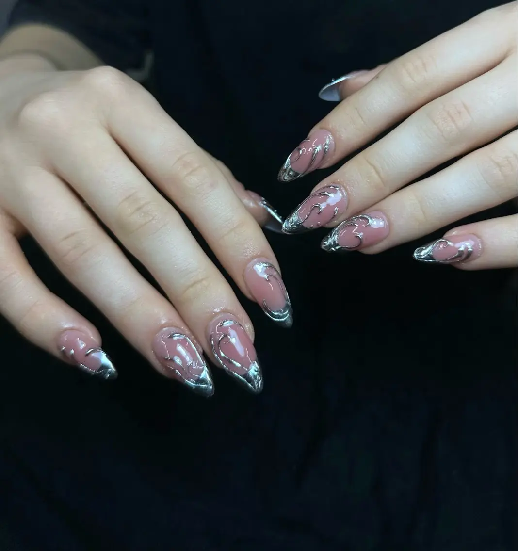 ネイル Iconic Nailのネイルデザイン