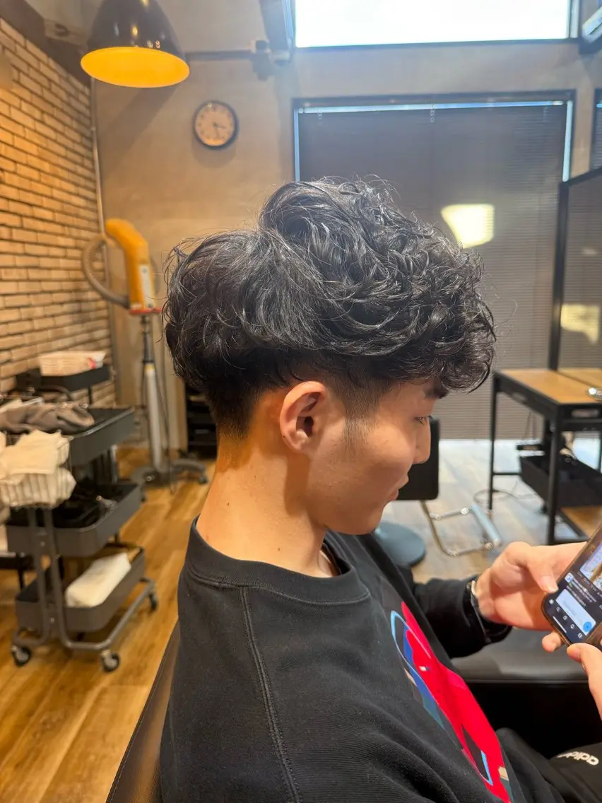ショート パーマ メンズ スペインカール 糸山 大輔のヘアスタイル