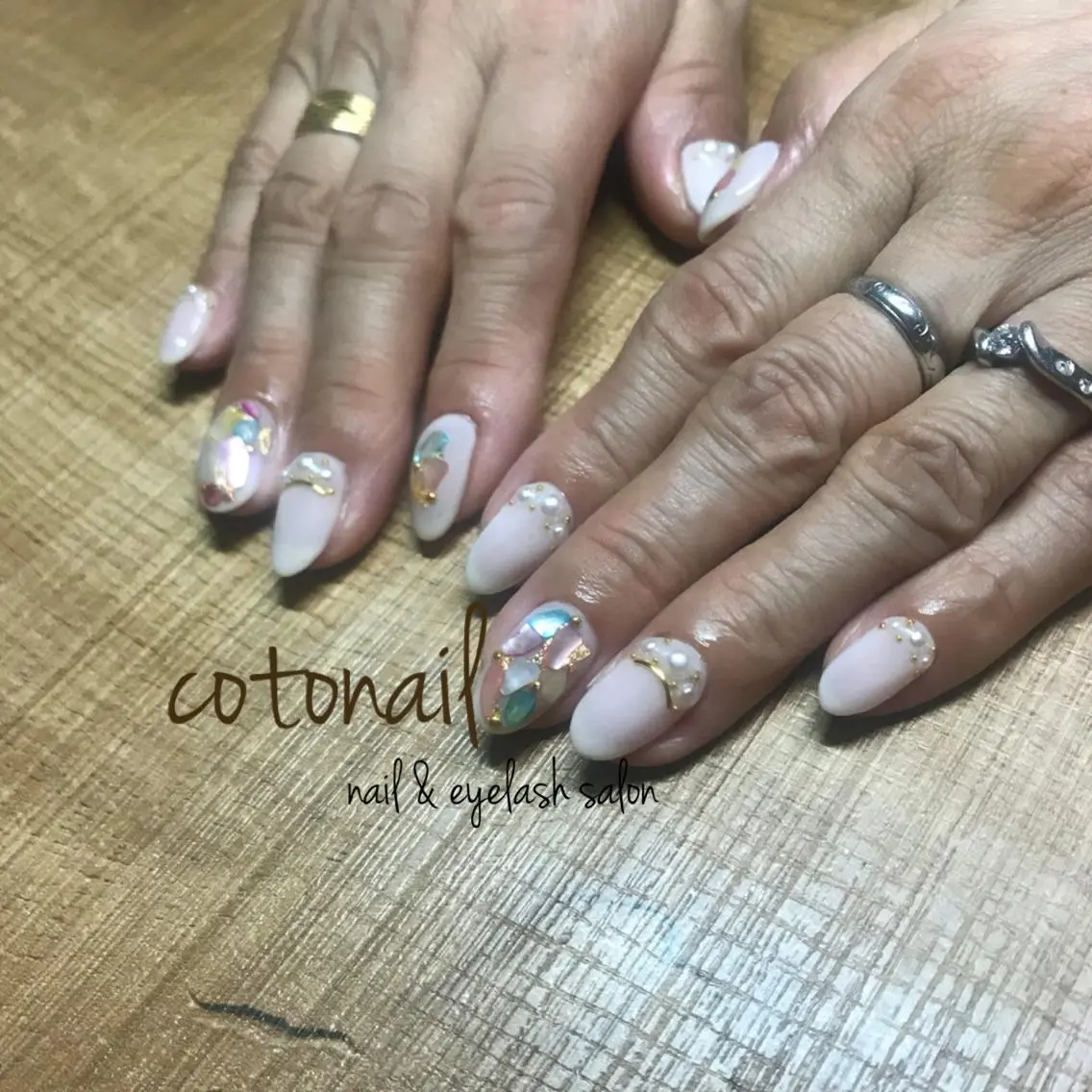 セミロング ネイル アートネイル ハンドネイル ツメトマツゲ .のネイルデザイン