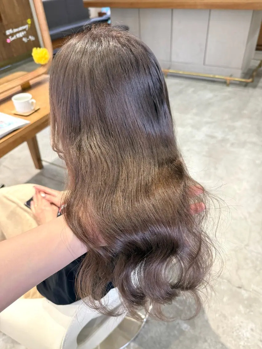 ロング カラー グレージュ ヘアカラー WATANABE MISAKIのヘアスタイル