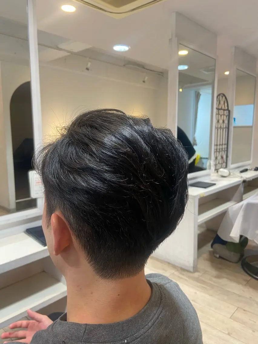 ショート 波川 幸功のヘアスタイル
