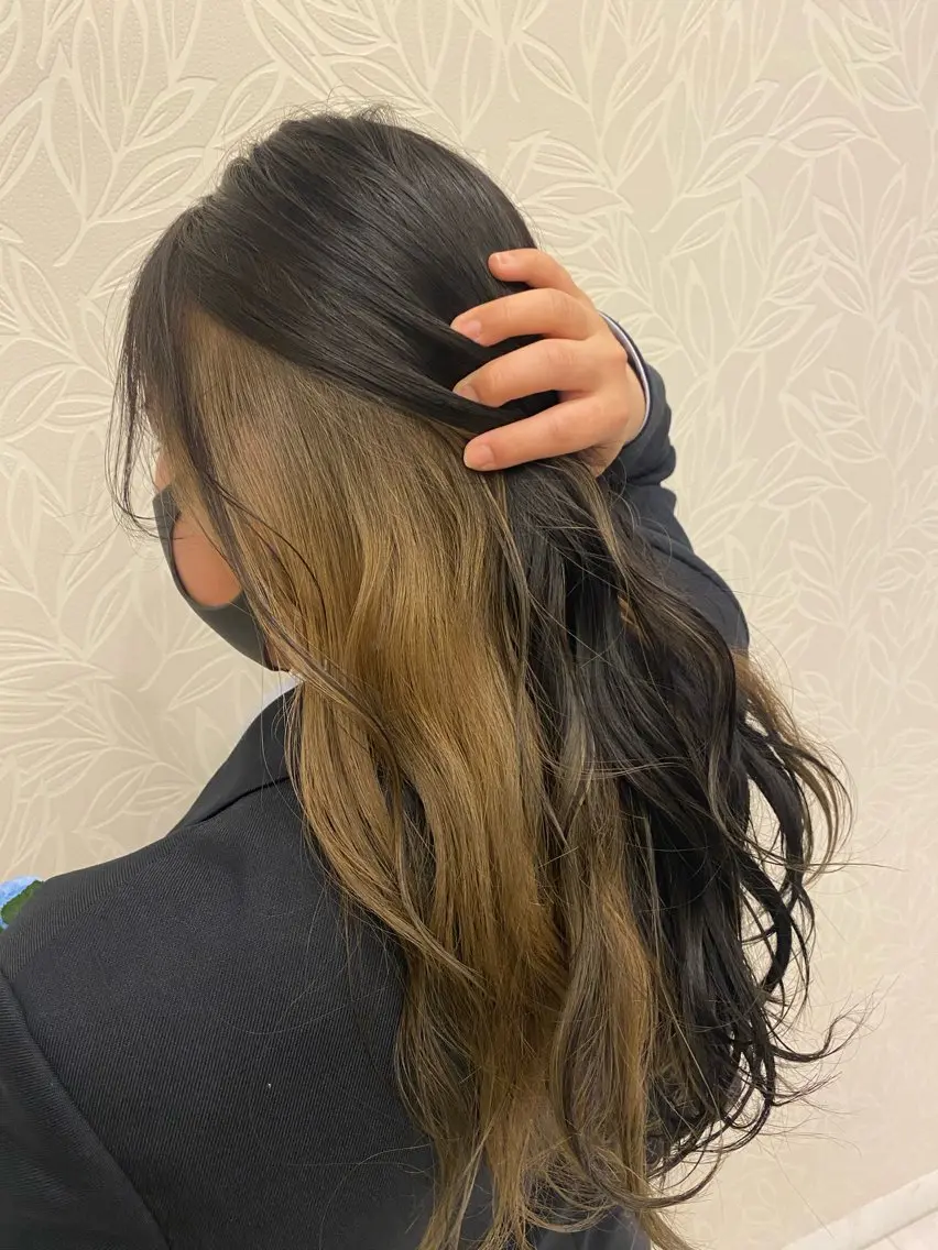 ロング カラー 藤元 美咲のヘアスタイル