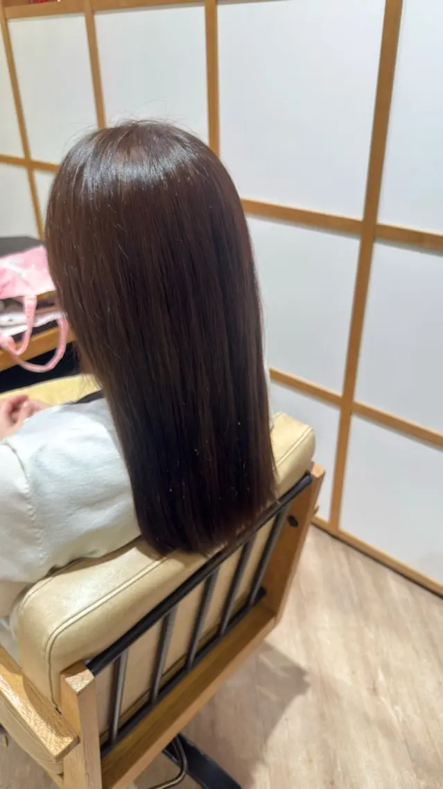 ロング アッシュ ヘアカラー 深川 はなのヘアスタイル