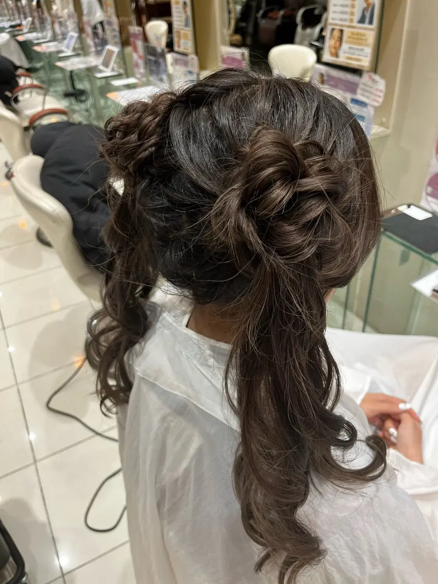 ヘアセット 重留 梨々のヘアスタイル