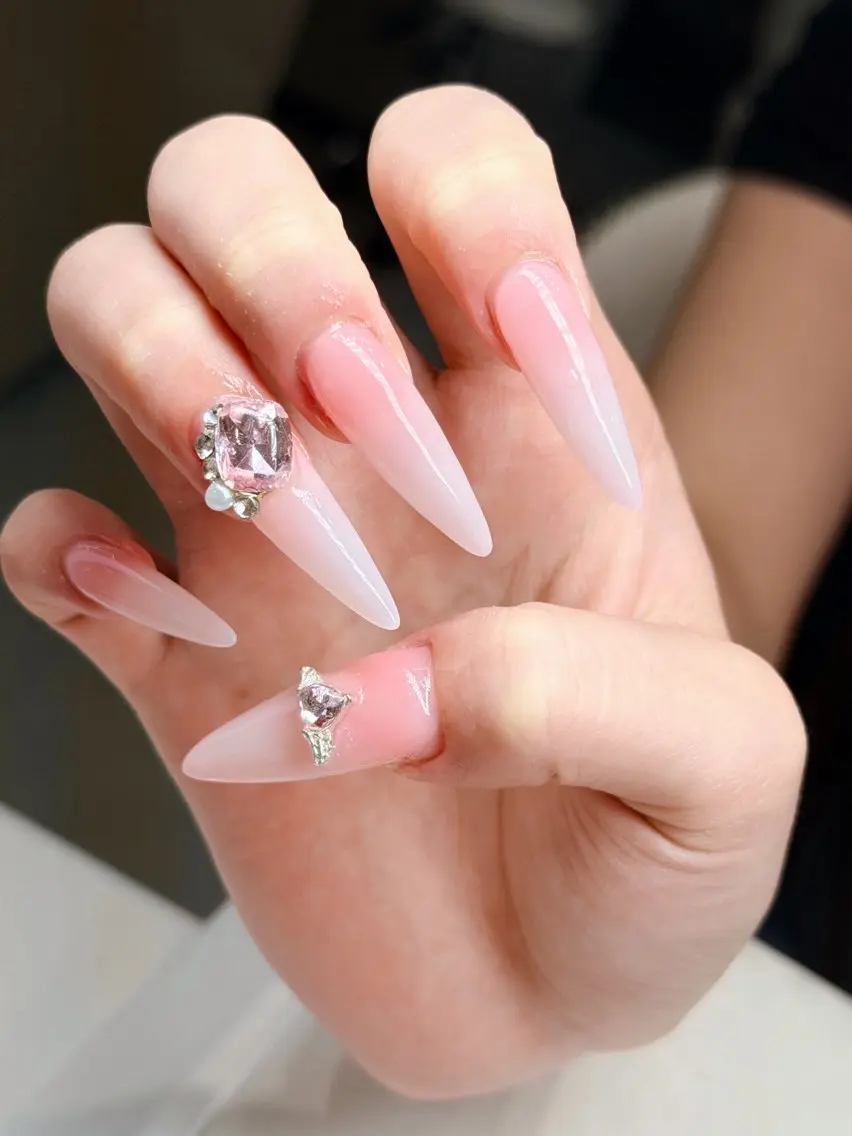 カラー RUBY NAIL& BEAUTY SPAのネイルデザイン