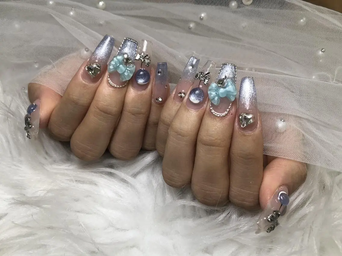 ネイル 💕リリ 🩷のネイルデザイン