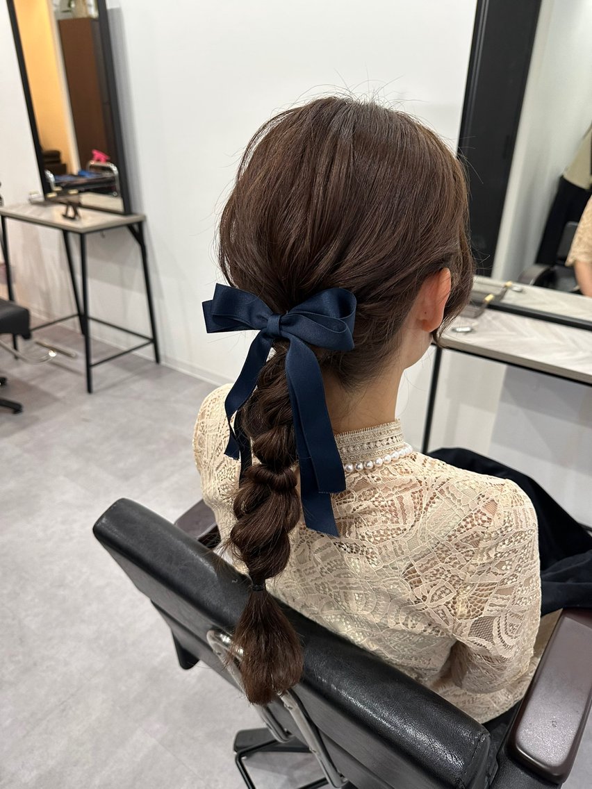 セミロング ヘアアレンジ ヘアセット 🌈髪質改善🌈 過去の1艶サラ体験✨のヘアスタイル