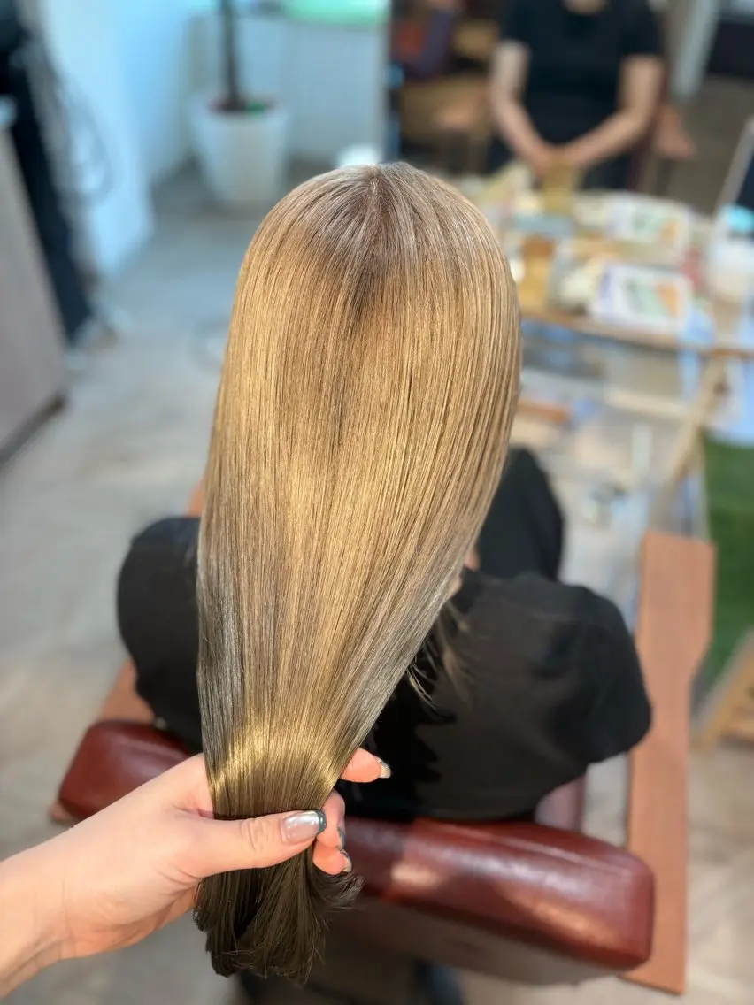 ロング カラー 檜山 知可子のヘアスタイル