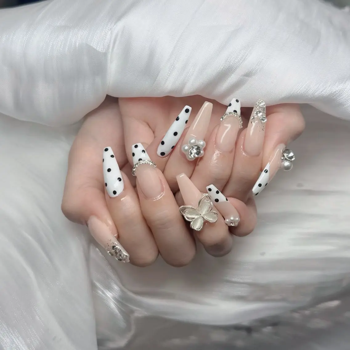 ネイル ジェルネイル 韓国ネイル マグネットネイル ネイルチップ 冬ネイル Lenie Nail Salonのネイルデザイン