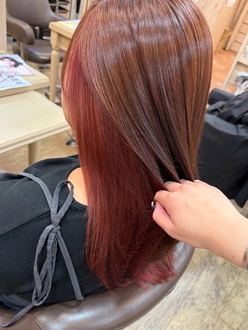 ロング ピンクブラウン ヘアカラー 杉田 花乃のヘアスタイル