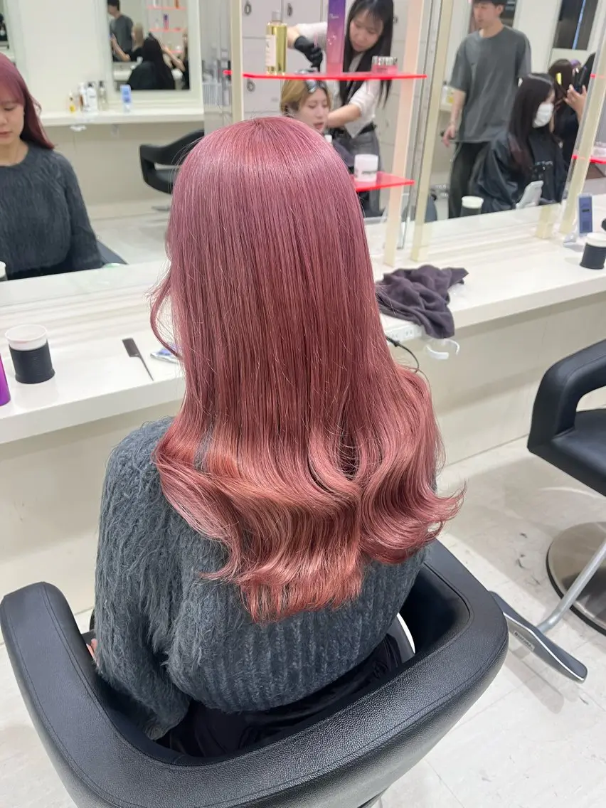 ロング カラー ヘアアレンジ 韓国レイヤー&ピンク 艶髪🩶maikoのヘアスタイル