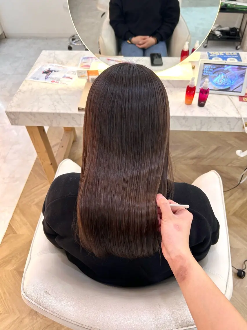 セミロング カット 縮毛矯正 トリートメント 𝜗𝜚ブリーチ ／レイヤー𝜗𝜚のヘアスタイル