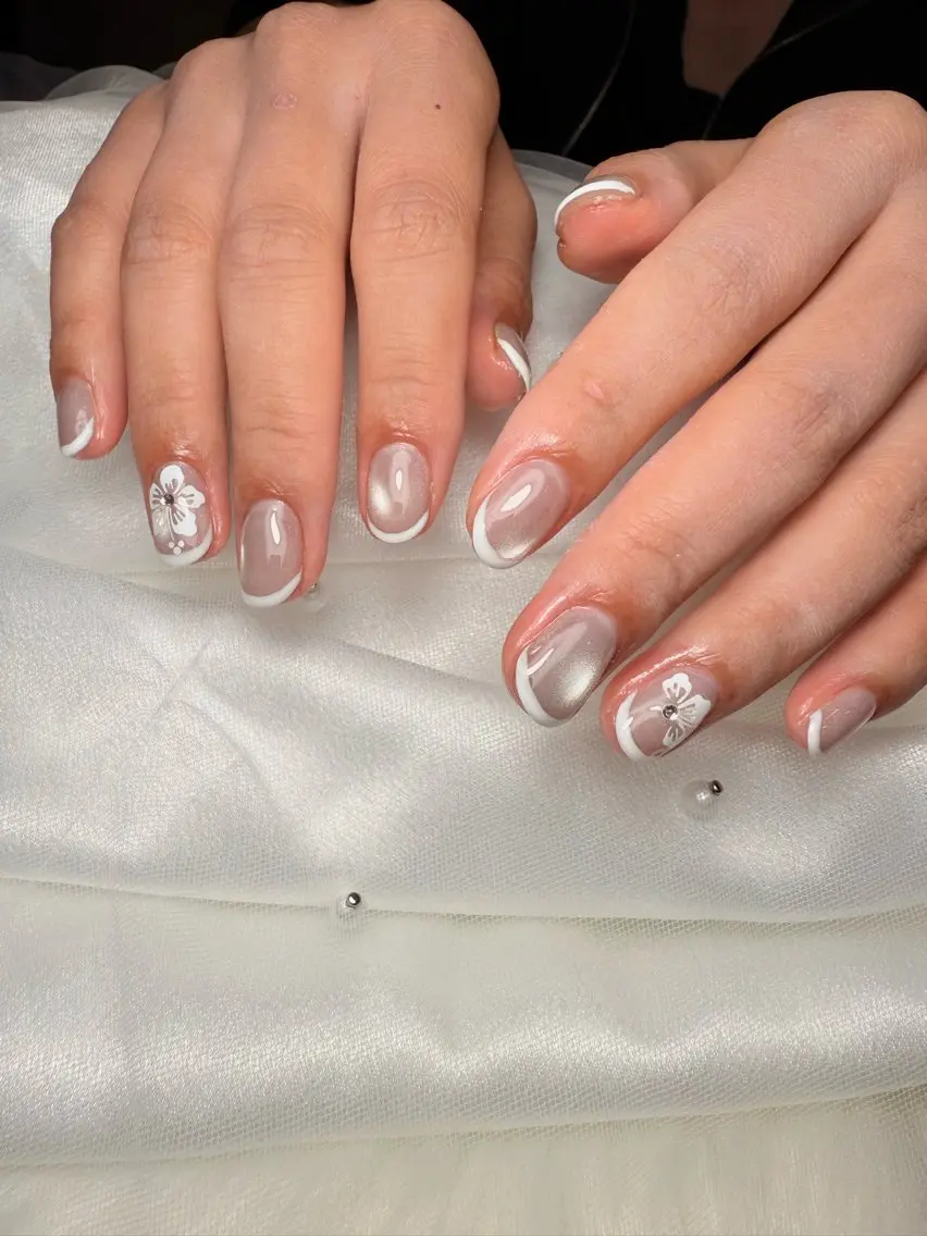 ネイル フレンチネイル ガーリー キラキラネイル マグネットネイル ニュアンスネイル ハンドネイル 🌹Belle Nail🌹のネイルデザイン