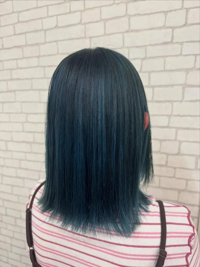 ミディアム カット ヘアカラー r i n k aのヘアスタイル