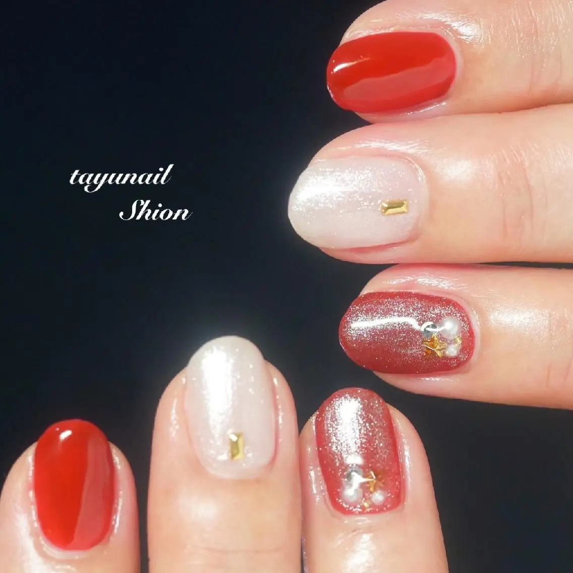 ネイル ブルー ジェルネイル パラジェル 赤色 冬ネイル ネイルサロン 【たゆnail】のネイルデザイン