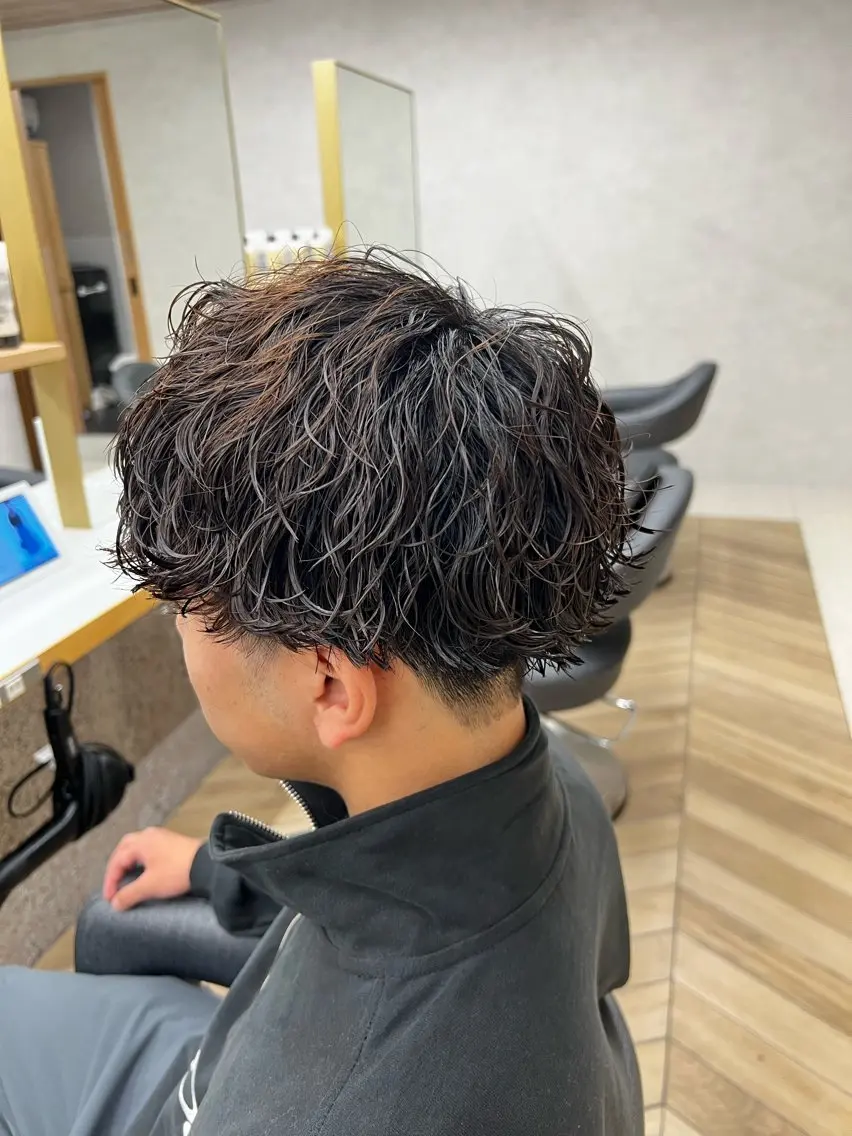 パーマ ヘアアレンジ スパイラルパーマ カット パーマ トリートメント ヘアセット 🏅メンズ特化 ヤマクラ タイキのヘアスタイル