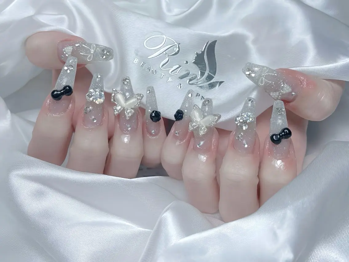 ネイル チークネイル フラッシュネイル フラワーネイル フットネイル ジェルネイル ハンドネイル Rin Nail Shinokuboのネイルデザイン