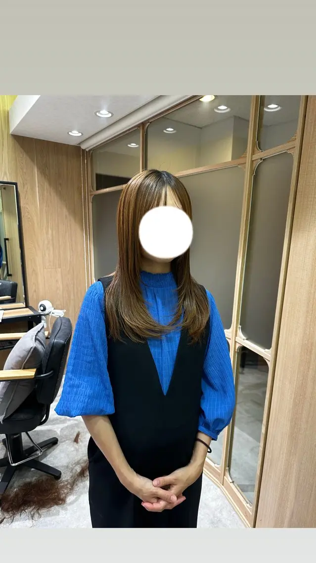セミロング 顔まわりレイヤー 顔周りカット レイヤーカット 和泉市／mahae 吉田のヘアスタイル