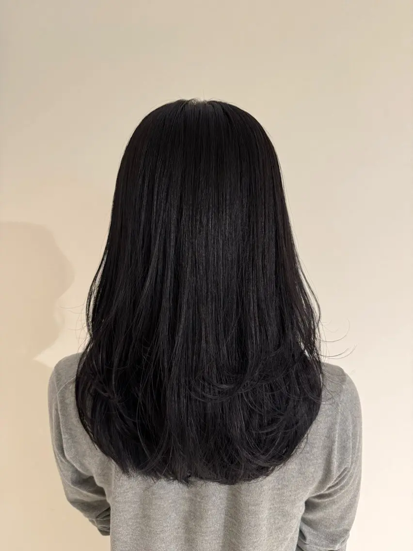 ミディアム カット ヘアカラー トリートメント AVANCE emiのヘアスタイル