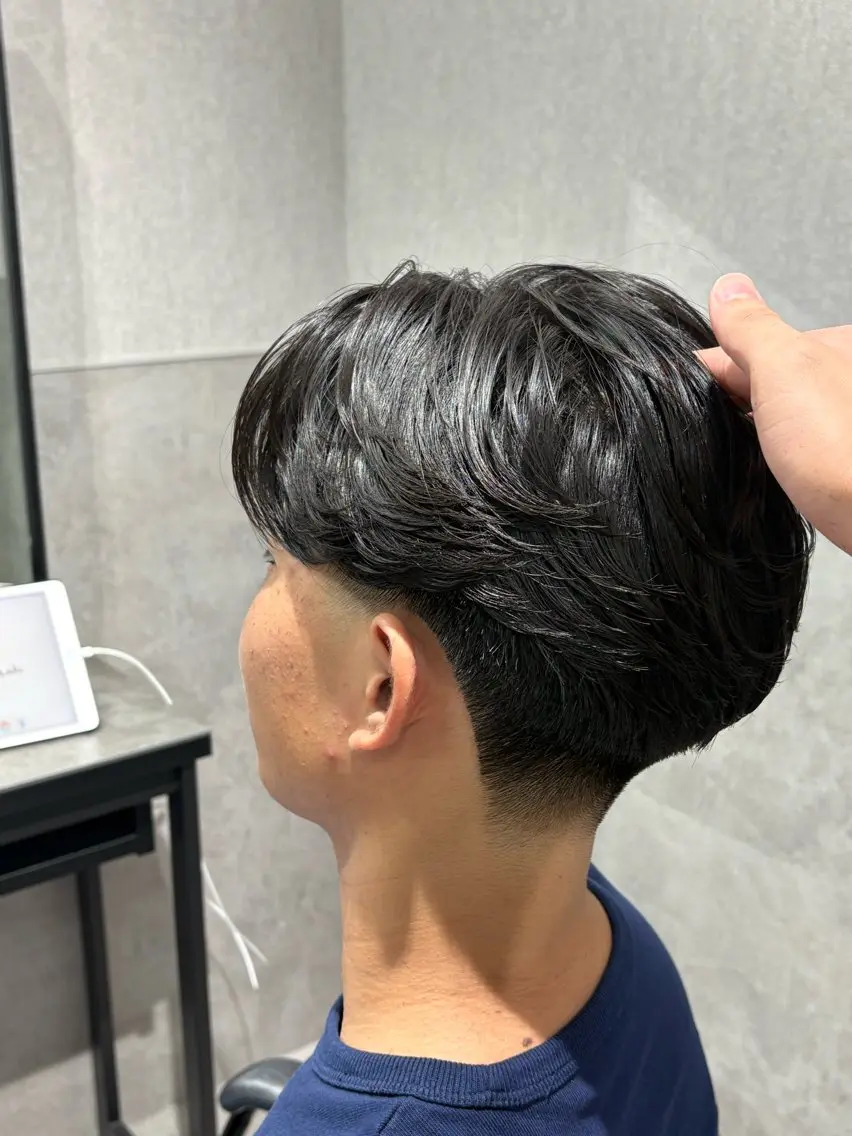 ショート カラー パーマ メンズ カット 【シャドウパーマ センターパート】義心のヘアスタイル