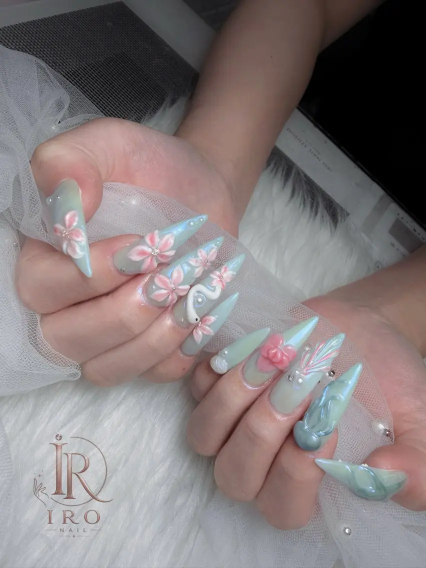 ネイル ハンドネイル IRO Nail Studioのネイルデザイン