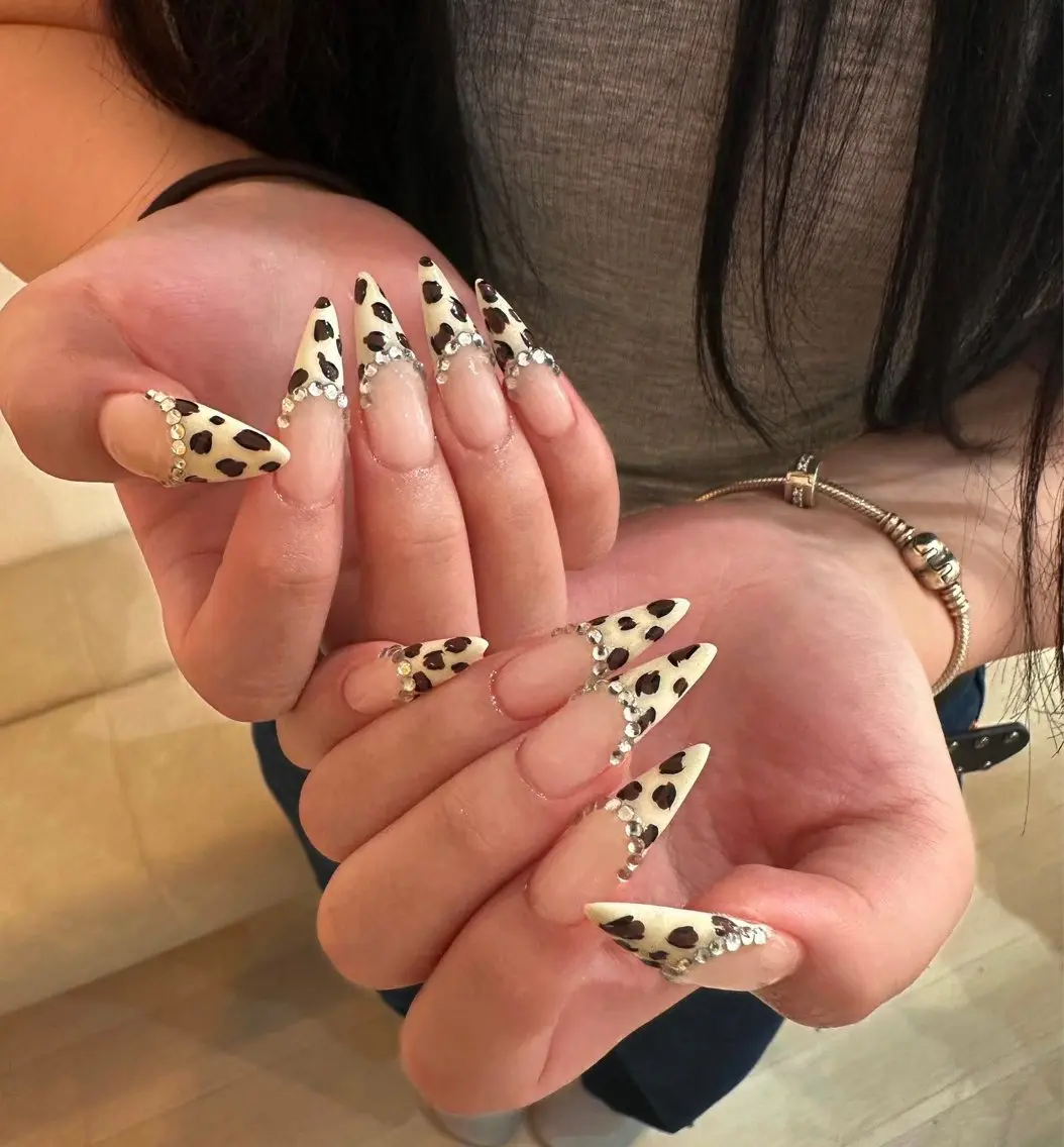 ネイル チークネイル ドット フットネイル フレンチネイル グラデーション Nihonthy Nail 新宿のネイルデザイン