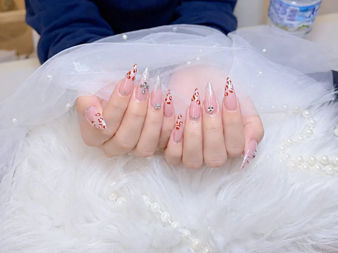 ネイル チークネイル 長さ出し フットネイル 韓国ネイル マグネットネイル ハンドネイル ハンドケア AN NAIL 高田馬場_HOAのネイルデザイン
