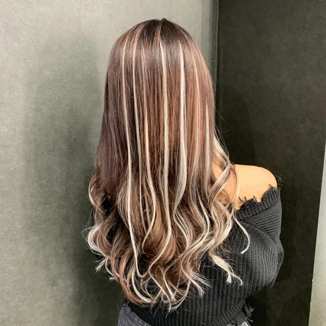 セミロング カラー 🥀ケアブリーチ🥀 一ノ瀬🥀のヘアスタイル