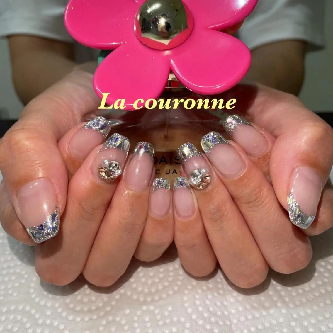 ネイル フレンチネイル ガラスフレンチ ハンドネイル Lacouronne NATSUMIのネイルデザイン
