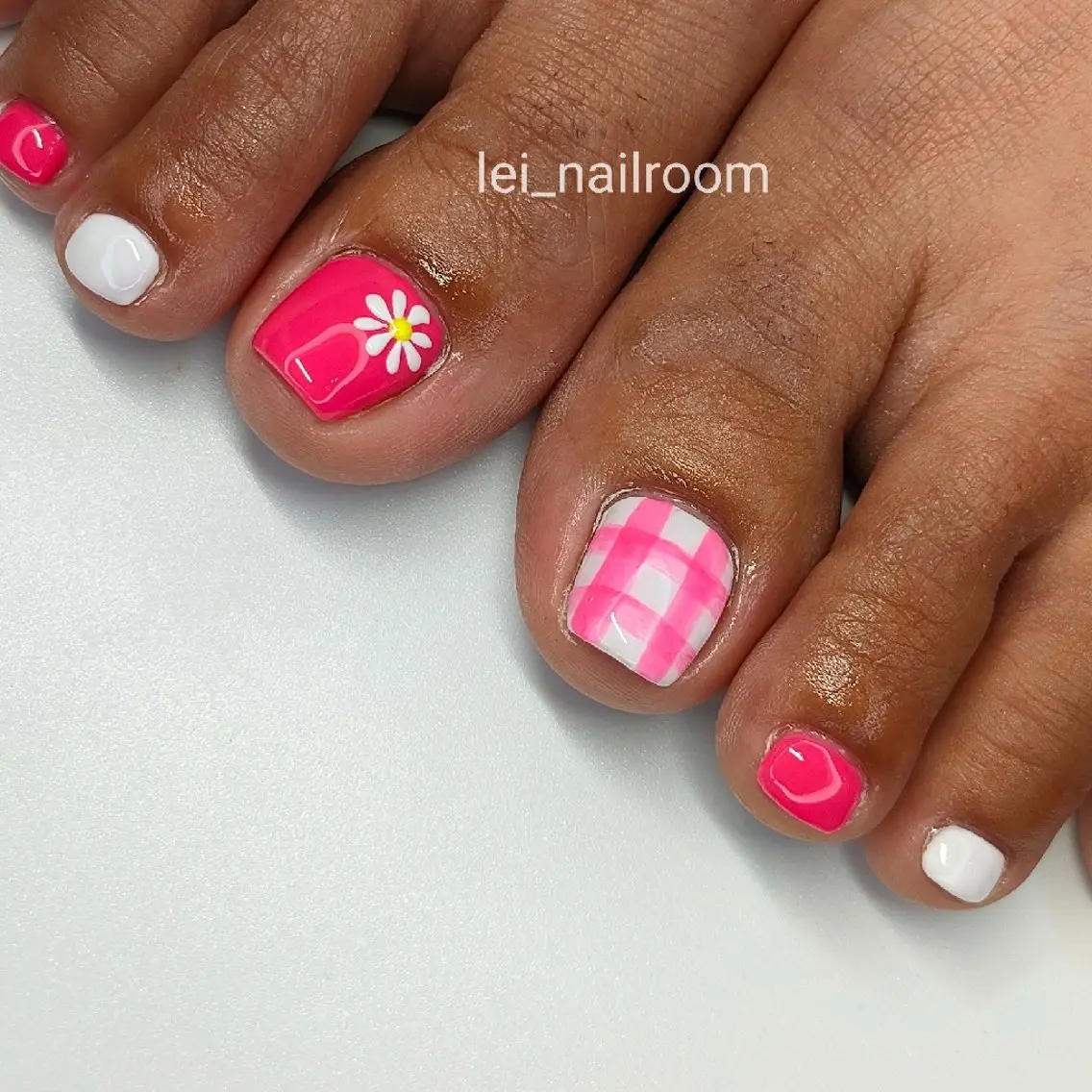 ネイル フットネイル lei🌼 nailroomのネイルデザイン