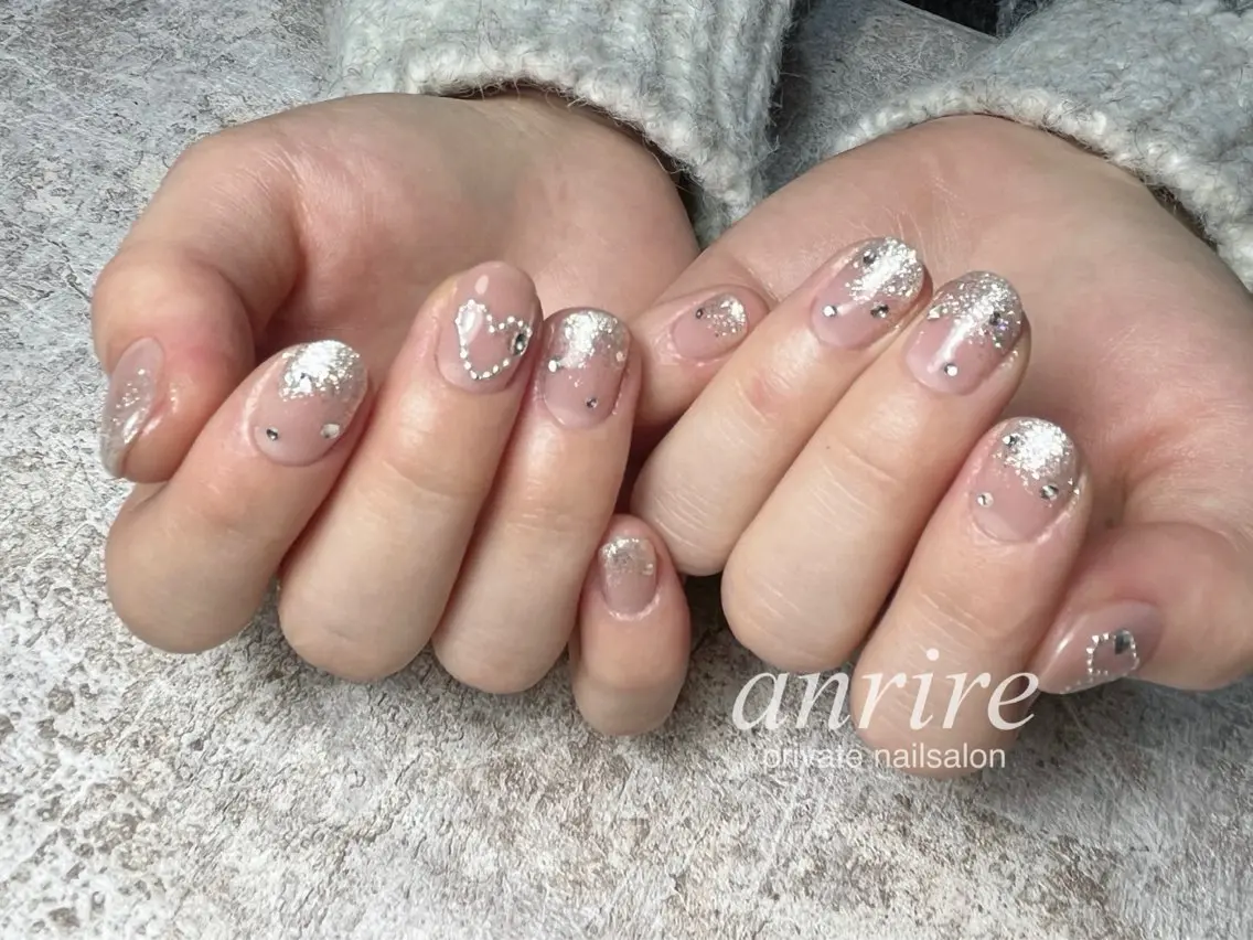 ネイル グラデーション ハート キラキラネイル ラメ(グリッター) ラメグラデーション ハンドネイル nailsalon anrireのネイルデザイン