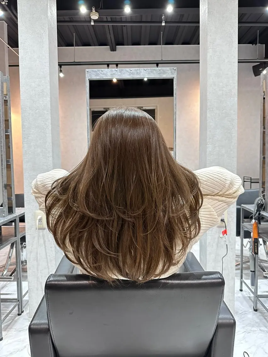 【髪の長さ指定あり】コテ巻きモデル+CORME 4stepトリートメントの写真