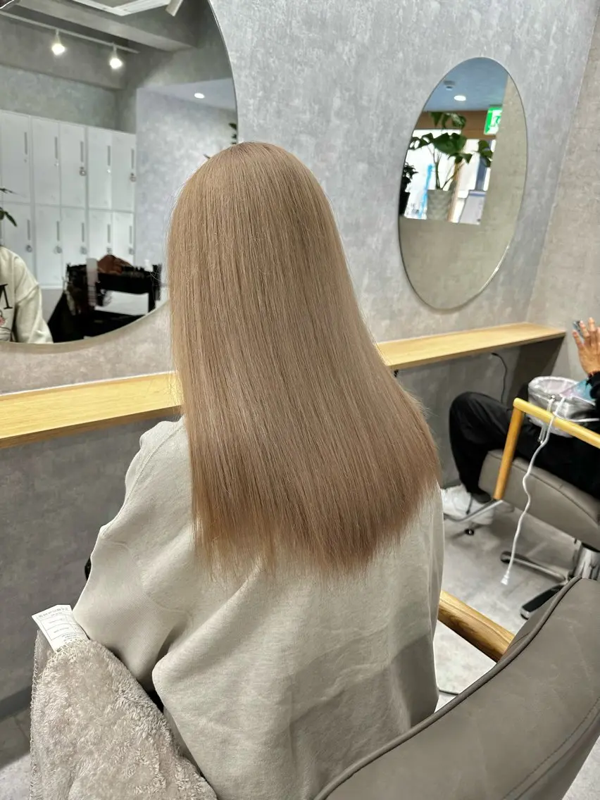 【CMでも話題沸騰中◎】ファイバープレックスブリーチ＋艶カラーの写真