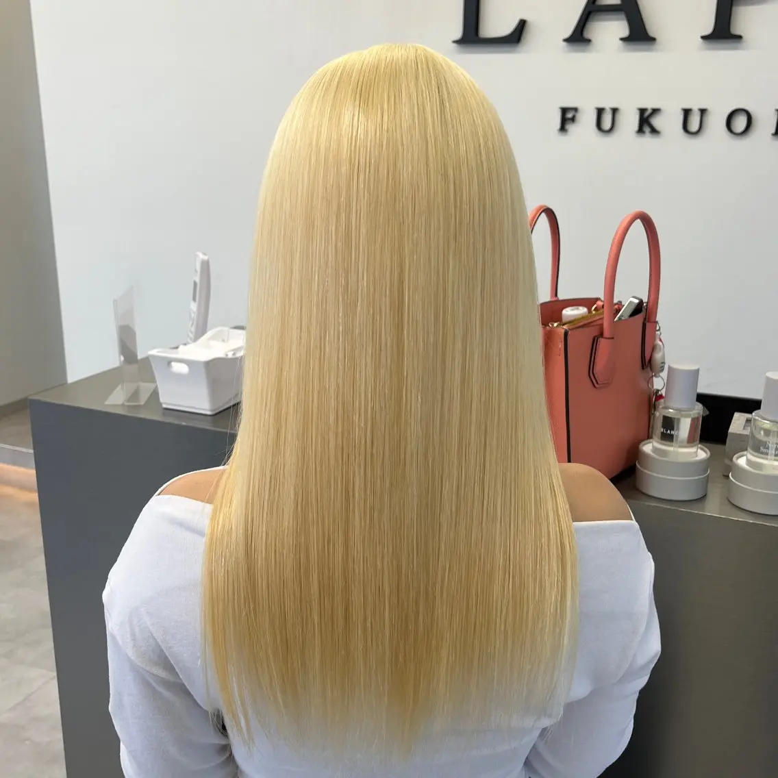 カラー ブリーチ 抜きっぱなしブロンド ブロンド ハイトーンカラー ヘアカラー MOMOKA / Lapis今泉店のヘアスタイル