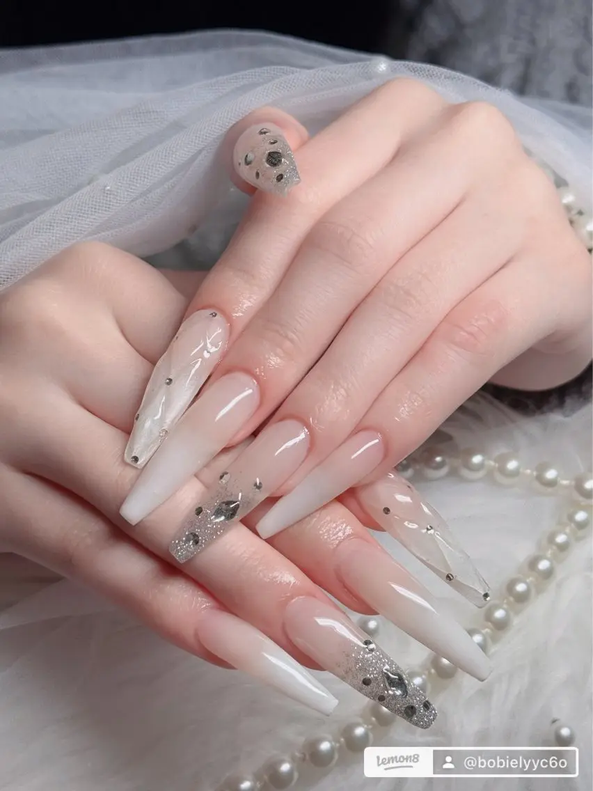 ネイル オーロラネイル フレンチネイル グラデーション ハロウィン 氷ネイル・うるうるネイル ハンドネイル H.baby Nail Salonのネイルデザイン