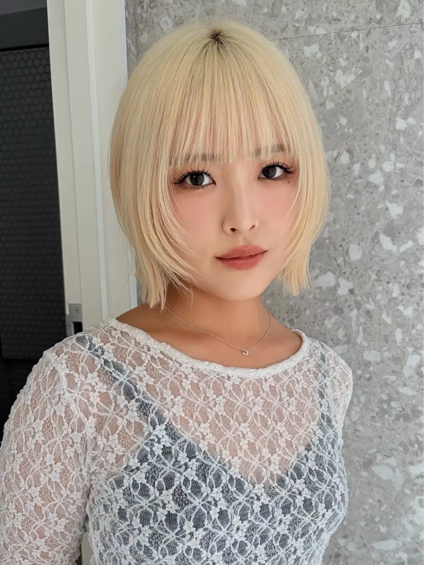 ショート カラー ボブレイヤー ブリーチ ブロンド ハイトーンカラー ホワイトブロンド カット ヘアカラー トリートメント 失敗しないハイトーン ✨ミルクティー/ミワのヘアスタイル