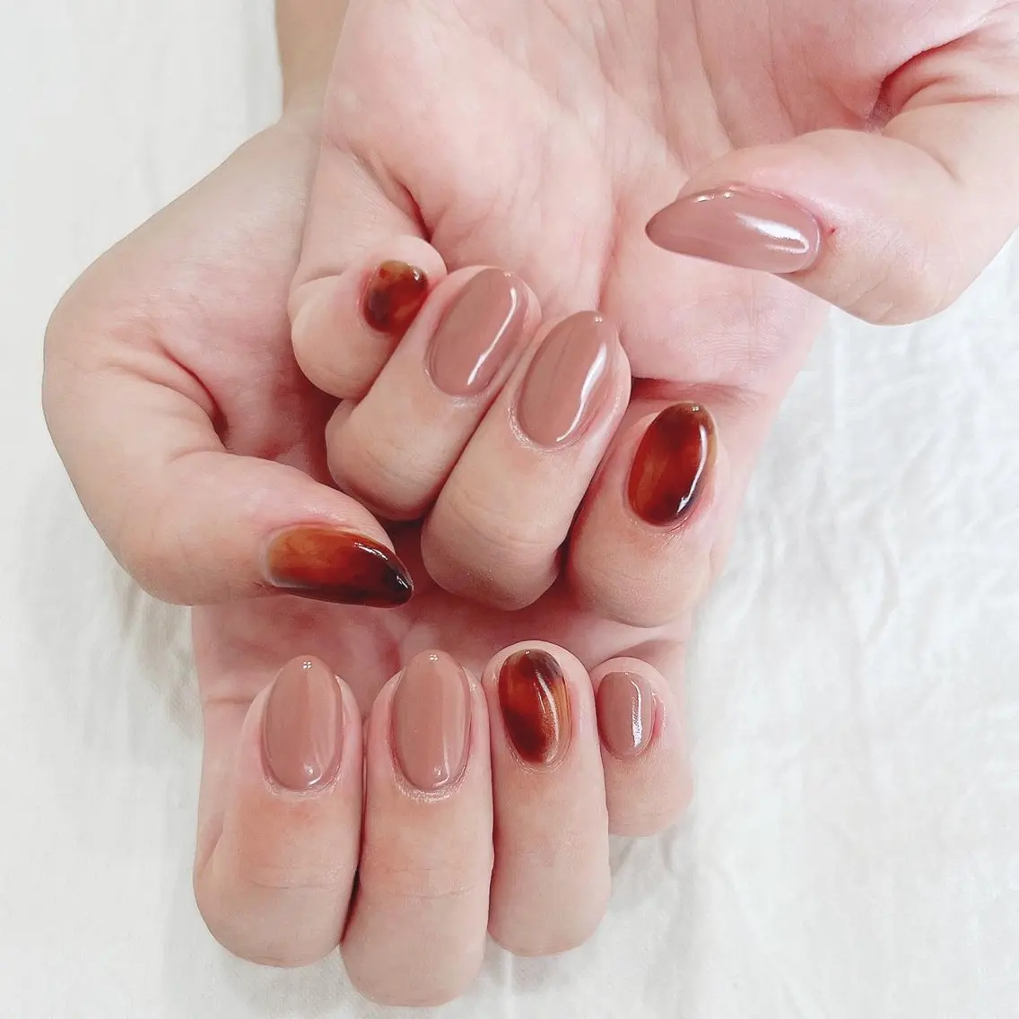 ネイル べっ甲ネイル ワンカラーネイル ピンク ピンクベージュ ハンドネイル peaberry nailのネイルデザイン