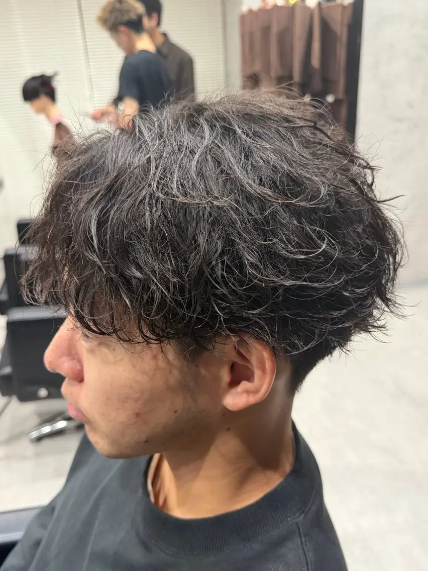 ショート パーマ メンズ フェザーパーマ メンズパーマ カット ユウ🪄 パーマ指名No1のヘアスタイル