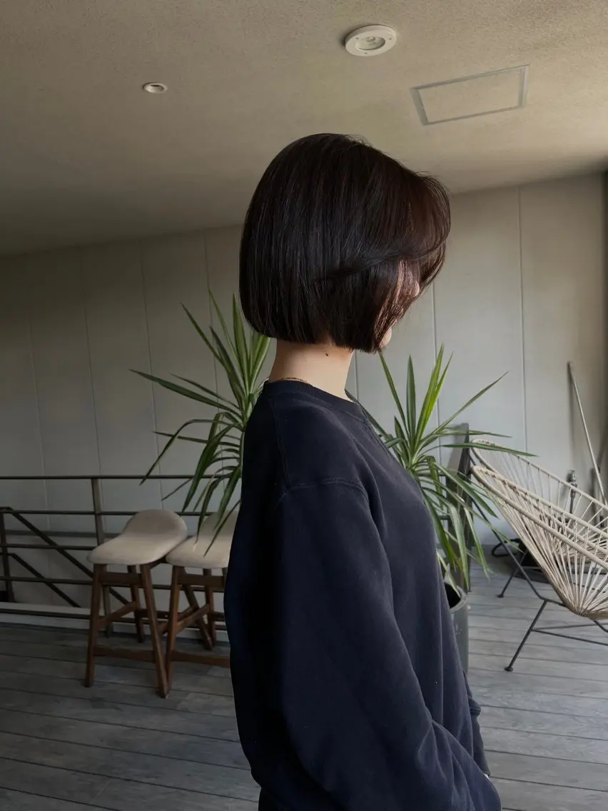 ミディアム ボブ レイヤーカット 海外風カーテンバング Mao広尾美容室のヘアスタイル