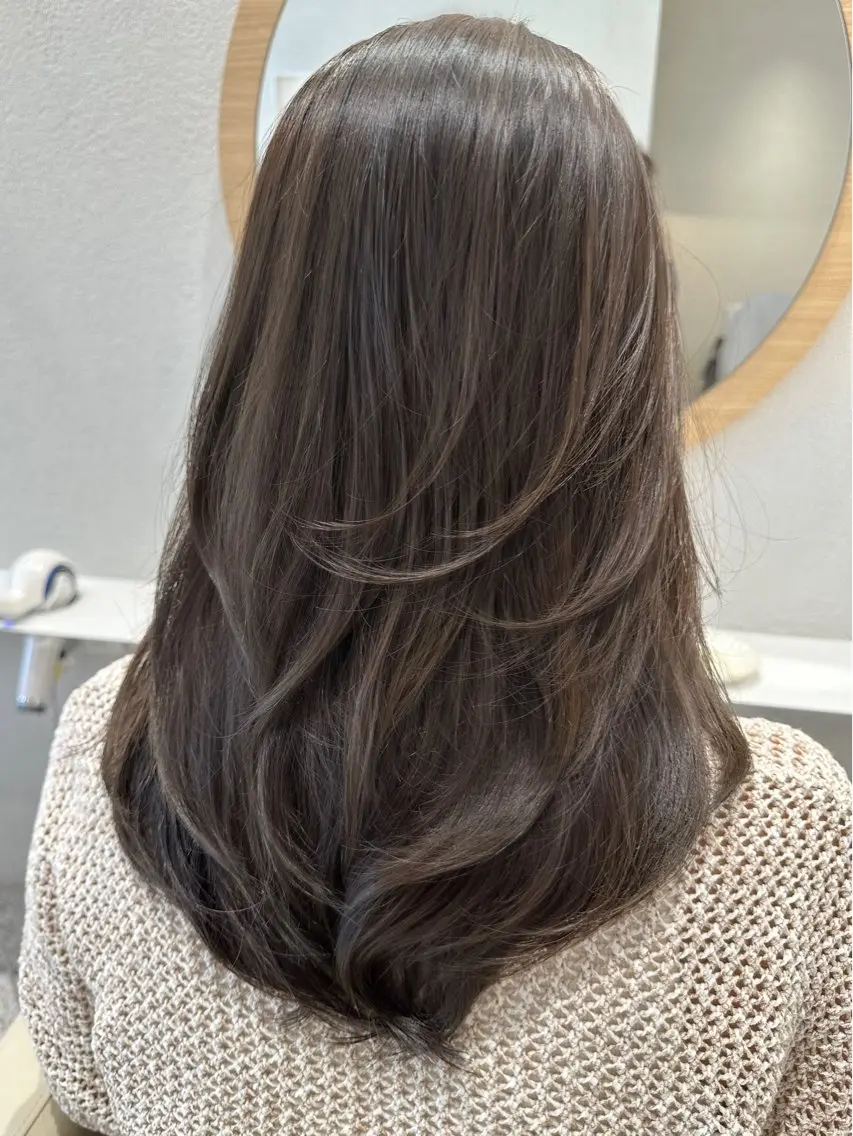 ロング ヘアカラー ヘッドスパ 透明感カラー🫧 Legit RISAのヘアスタイル